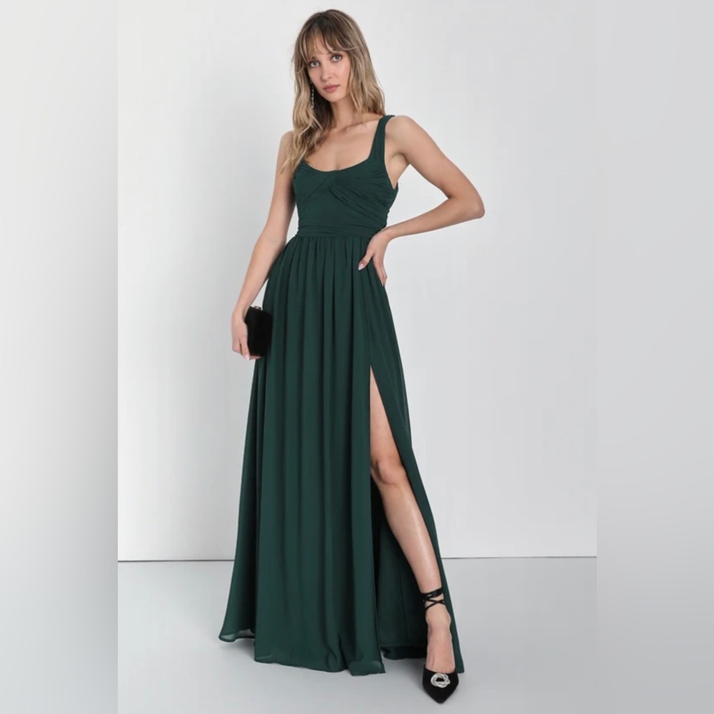 NWT Lulu’s Sensational Moment Emerald Green Pleated Maxi Dress